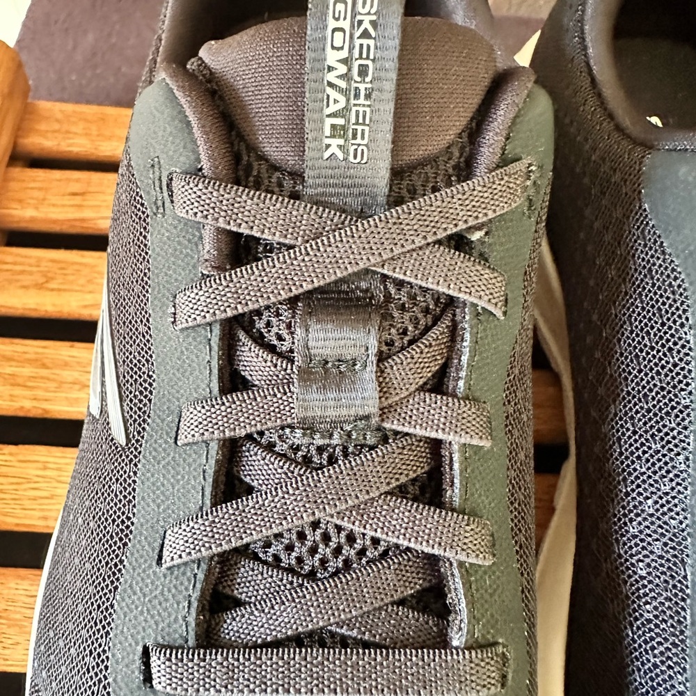 Skechers Black Sneakers with Breathable Knit and Sleek Silhouette - Picture 4 of 14